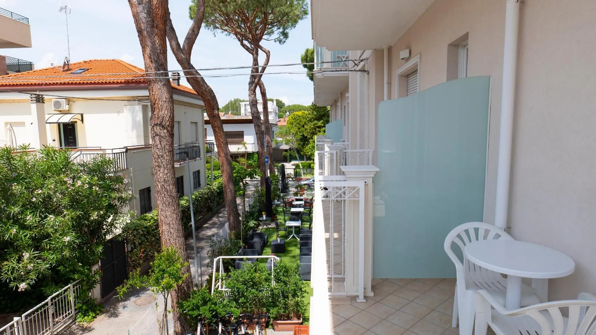Hotel Negresco Riccione 3*,  Italy